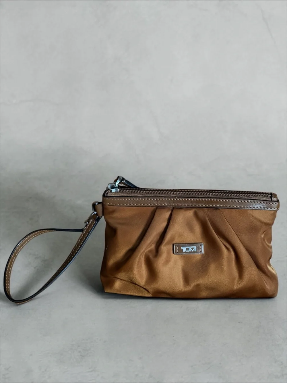 TUMI Nylon Wristlet Pouch Cosmetic Bag Travel Organizer Brown Leather Trim
